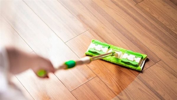 تنظيف الأرضيات الخشبية