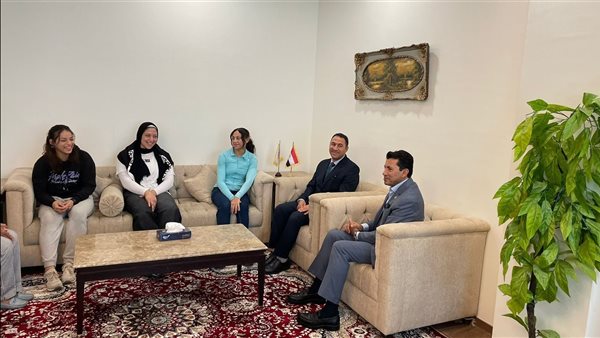 لقاء وزير الشباب