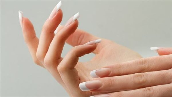 تطويل الأظافر في