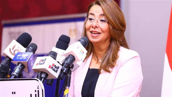  الدكتورة غادة والى