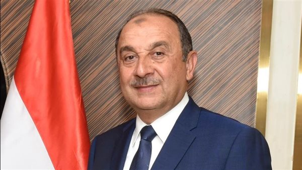  الدكتور أيمن أحمد