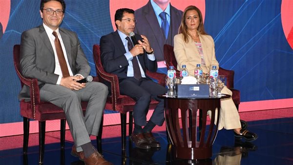 وزير الشباب والرياضة