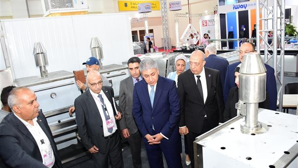 وزير السياحة والآثار