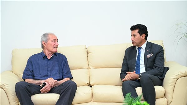 لقاء وزير الشباب