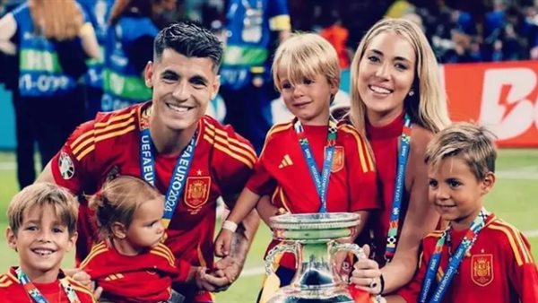 موراتا وعائلته 