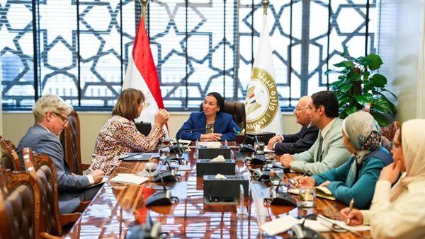 وزيرة البيئة