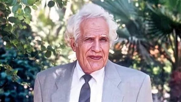 احمد مستجير 