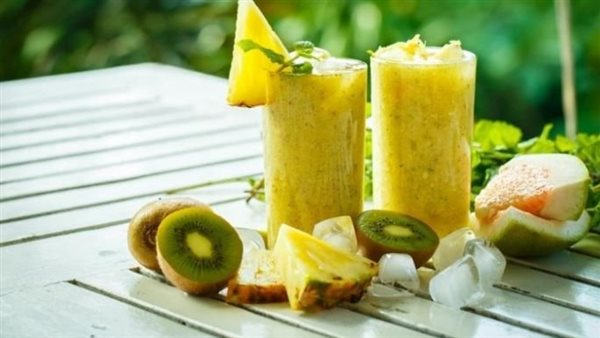 أناناس وكيوي 