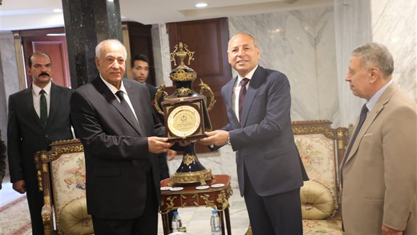 محافظ القاهرة يفتتح