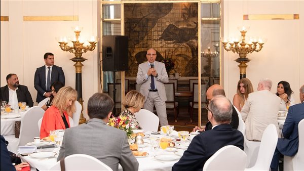 لقاء وزير الري