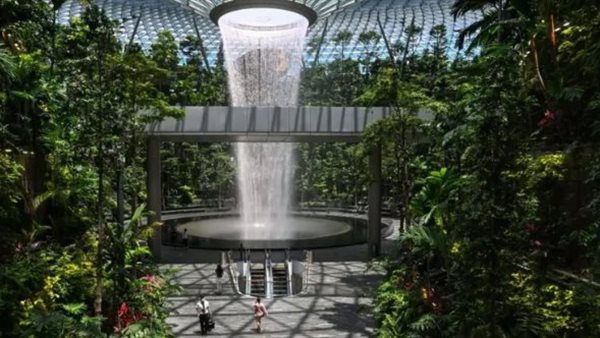 مطار شانجي بسنغافورة