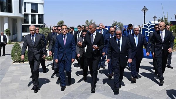 رئيس الوزراء يشهد