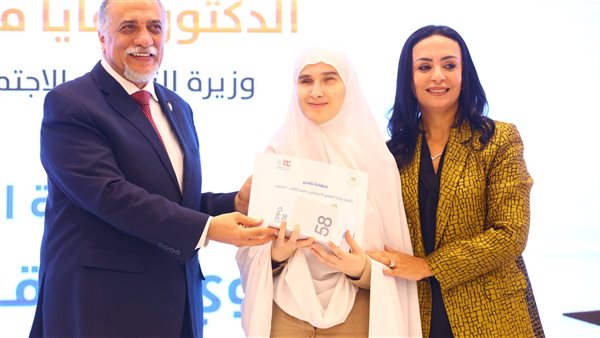 تكريم المتفوقين من