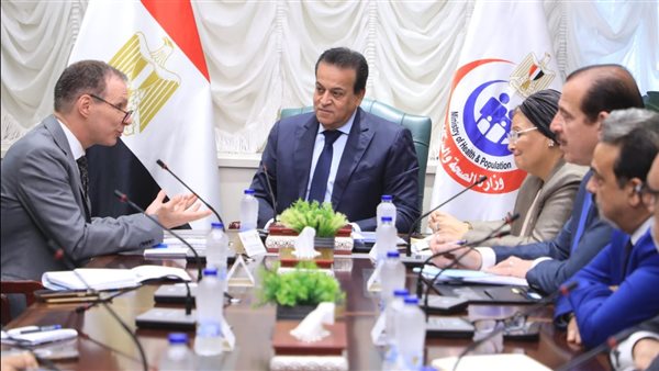 لقاء وزير الصحة