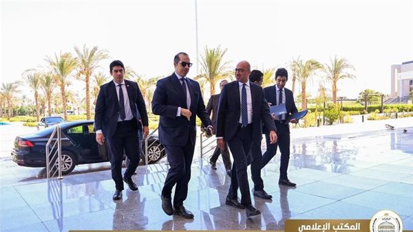 لقاء المستشار محمود