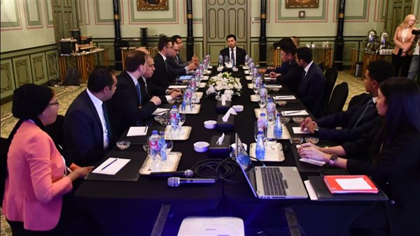 اجتماع وزير الشباب