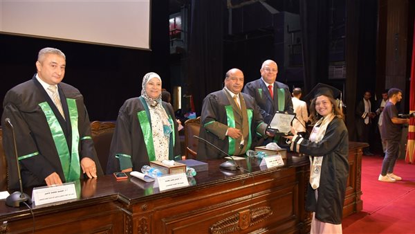 جامعة القاهرة 