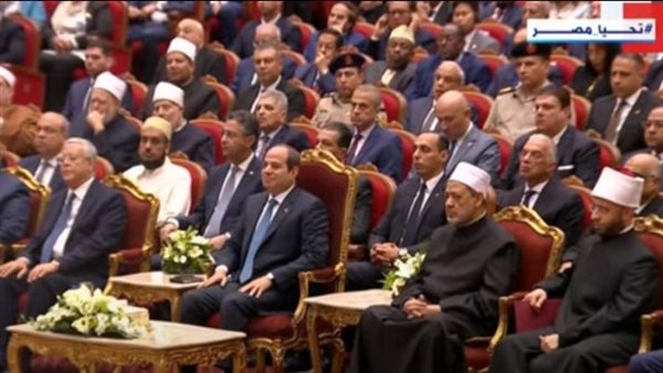 الرئيس السيسي يشهد