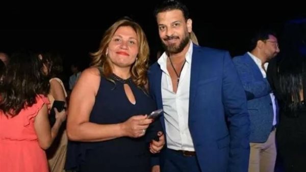 منال الصيفي وزوجها