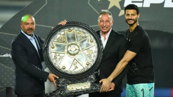 تسليم درع الدوري