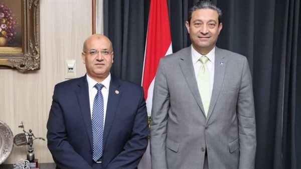 محافظ دمياط والمستشار