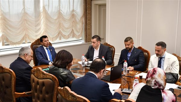 وزير الشباب والرياضة