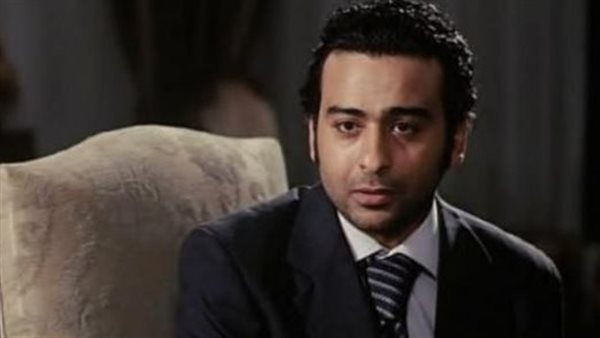 الفنان أحمد عزمي