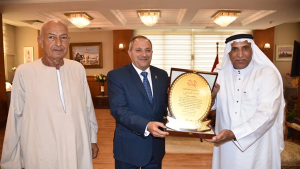 محافظ بورسعيد يستقبل