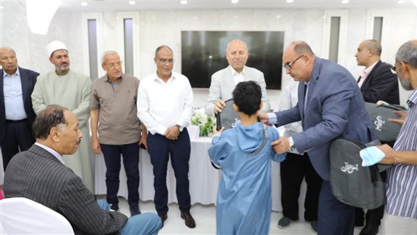 توزيع حقائب مدرسية