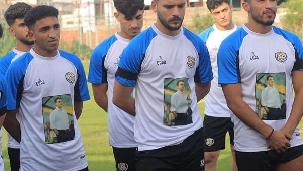 أولى تجمعات فريق