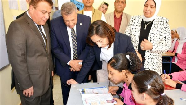 محافظ البحيرة تتفقد