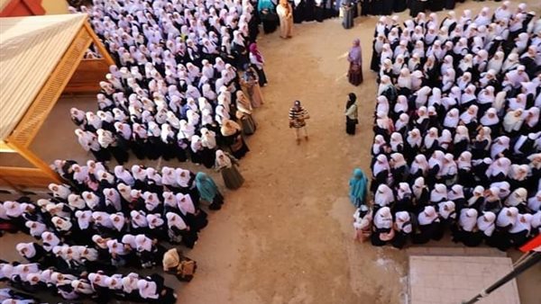 طالبات الأزهر يخطفن