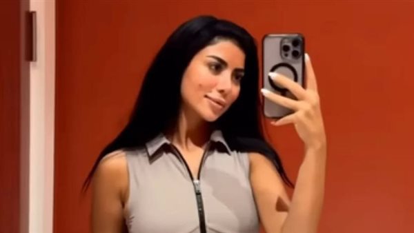 كارولين عزمي 