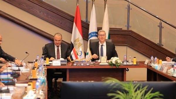 لقاء وزير البترول