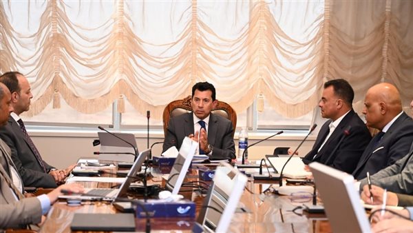 وزير الشباب والرياضة