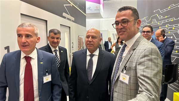 وزير الصناعة