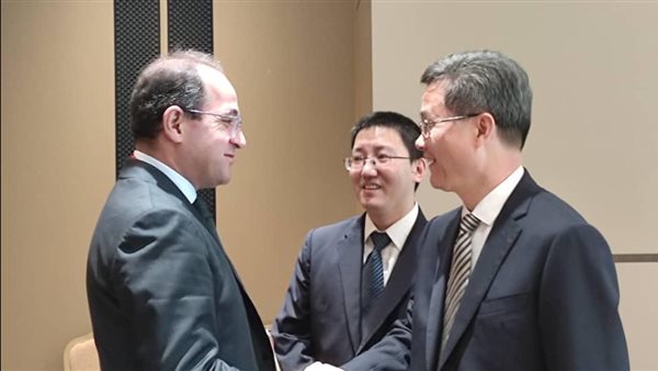 لقاء وزير المالية