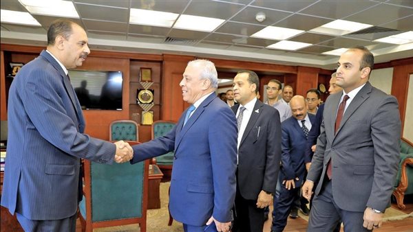 لقاء محافظ سوهاج