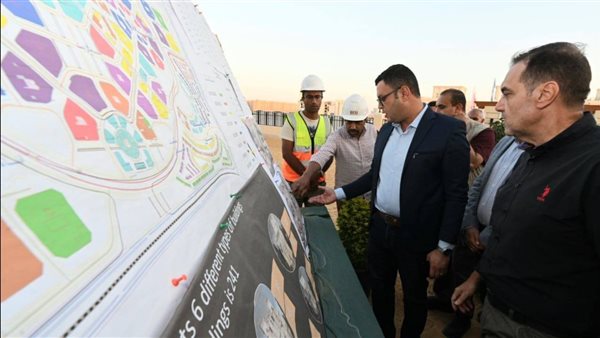 وزير الإسكان 