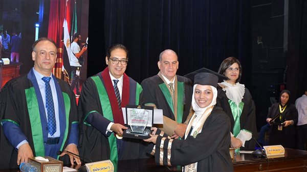 جامعة القاهرة 