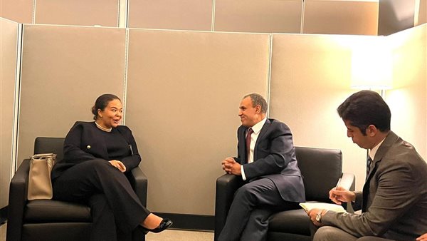 وزير الخارجية ونظيرته