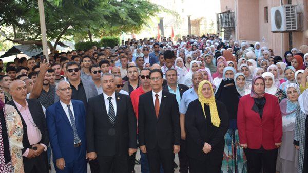 رئيس جامعة بنها يتفقد