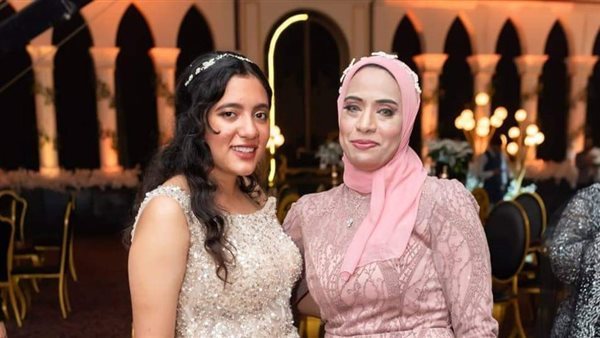 اصدقاء هناء يرفضون