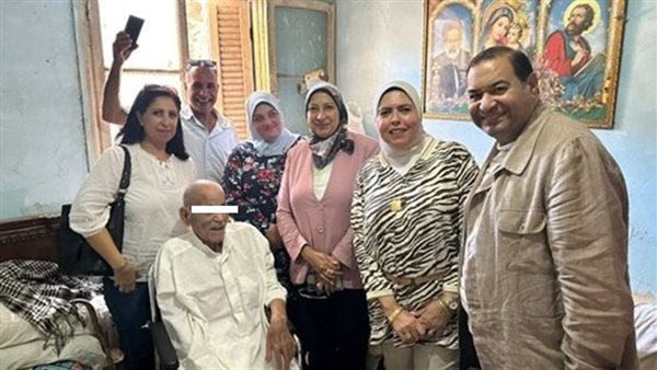 مواطن مصري عمرة يتجاوز