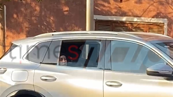 وصول زوجة مؤمن زكريا