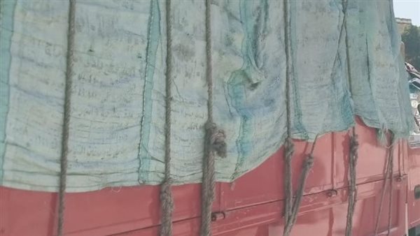 سيارة محملة زيت مجهول