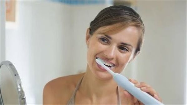 تنظيف الاسنان