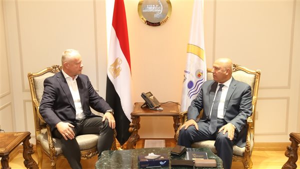 وزير الصناعة