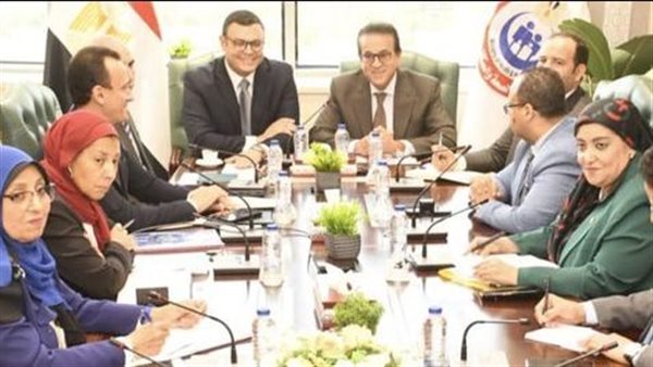 لقاء وزيرا الصحة
