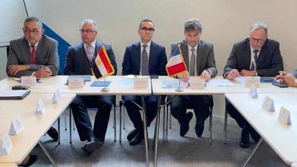 رئيس اقتصادية قناة